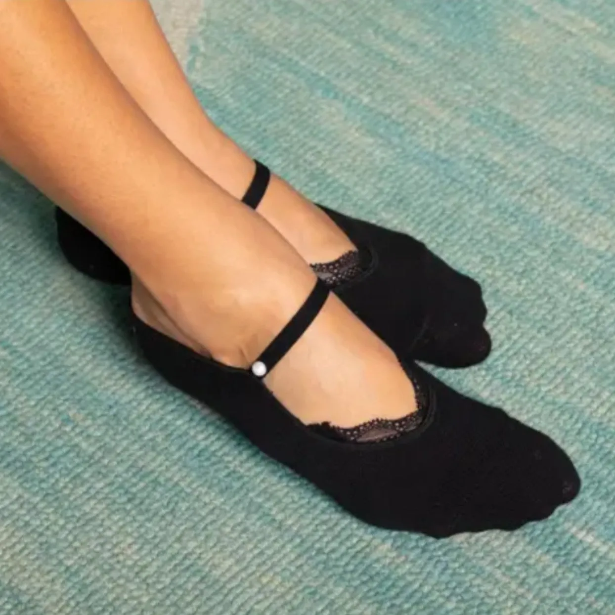 Lace and Pearl - Grip Socks (Barre / Pilates)